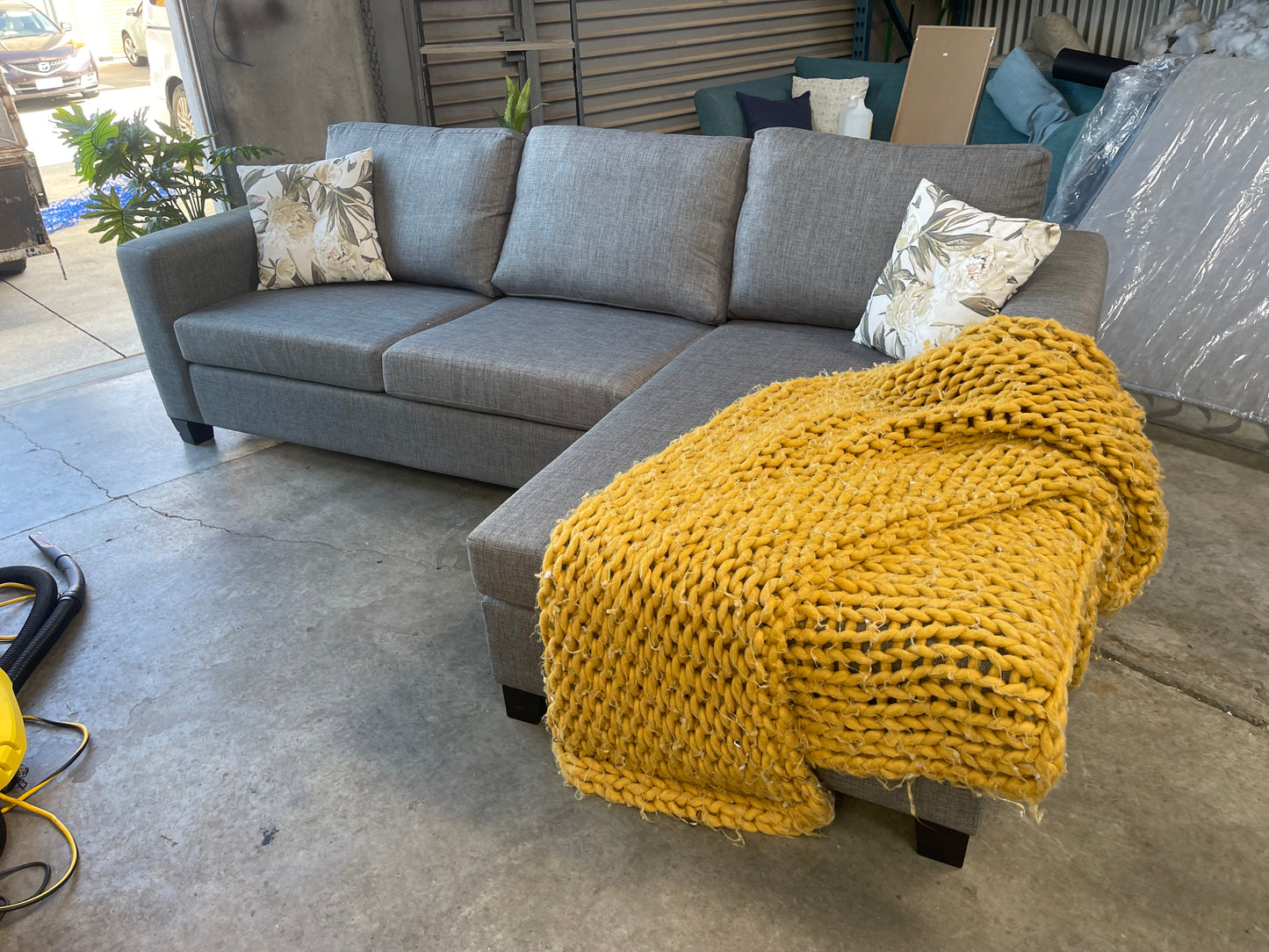 !!!FREE DELIVERY!!! π π¦ Excellent Near New Condition - Stone Gray Colour with Natural Brown tones - 3.5 Seater with reversible chaise