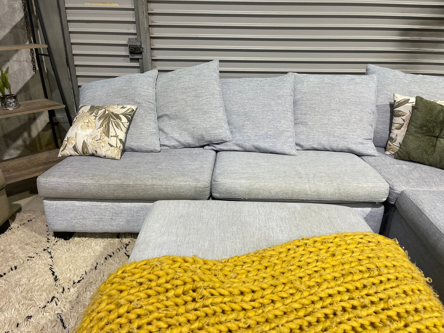 NZ MADE
5 SEATER CORNER WITH OTTOMAN
LOUNGE SUITE