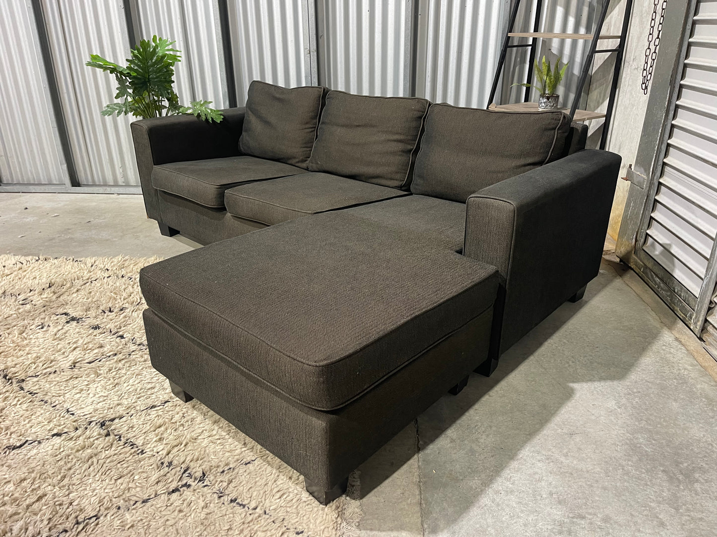 EXCELLENT CONDITION
L SHAPE WITH REVERSIBLE CHAISE