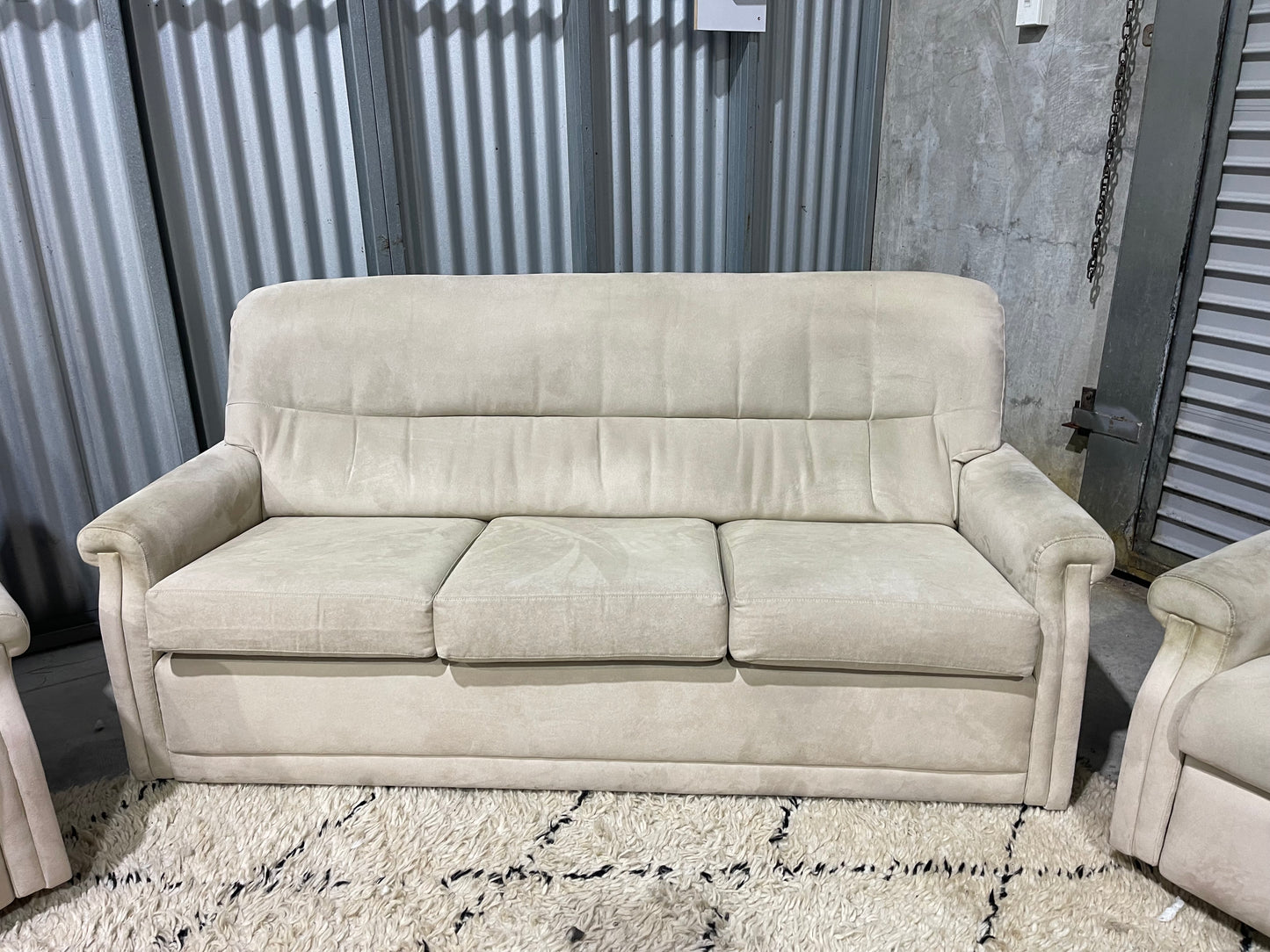 GOOD CONDITION
NZ MADE
ROCKER RECLINER X2 + 3 SEATER LOUNGE SUITE