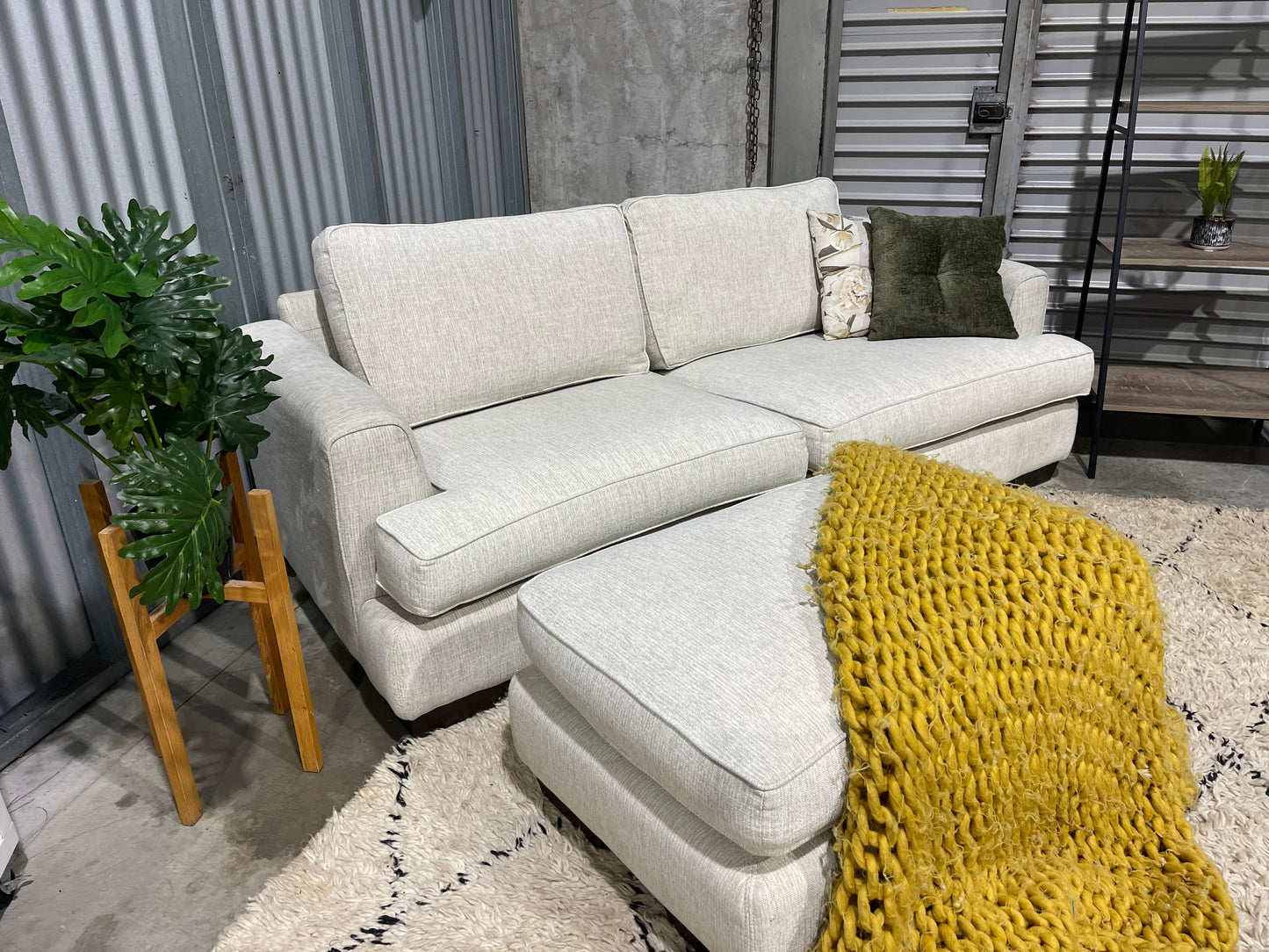 EXCELLENT CONDITION
FARMERS 3 SEATER + OTTOMAN