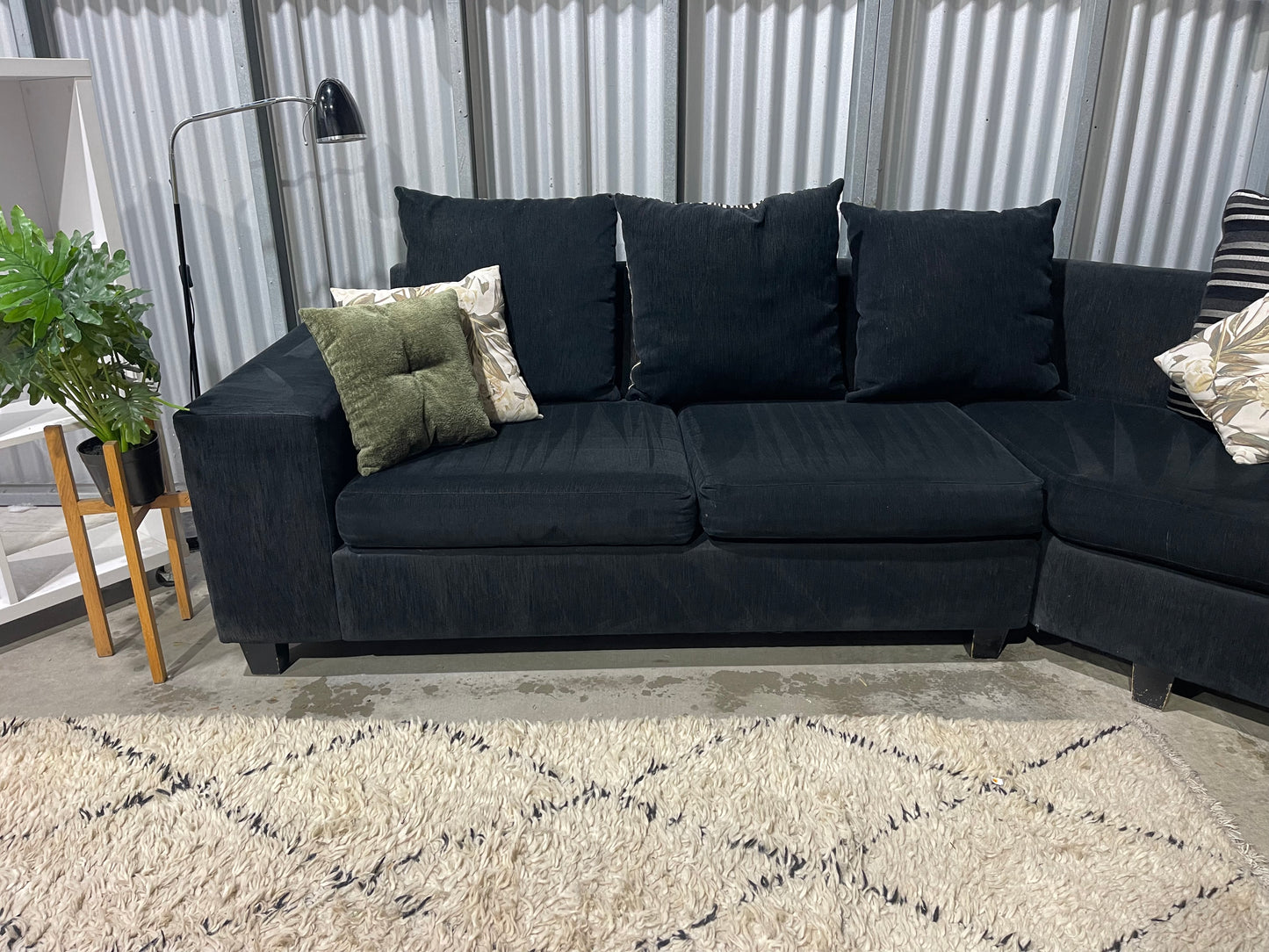 EXCELLENT CONDITION
NZ MADE WARWICK
6 SEATER CORNER WITH OTTOMAN