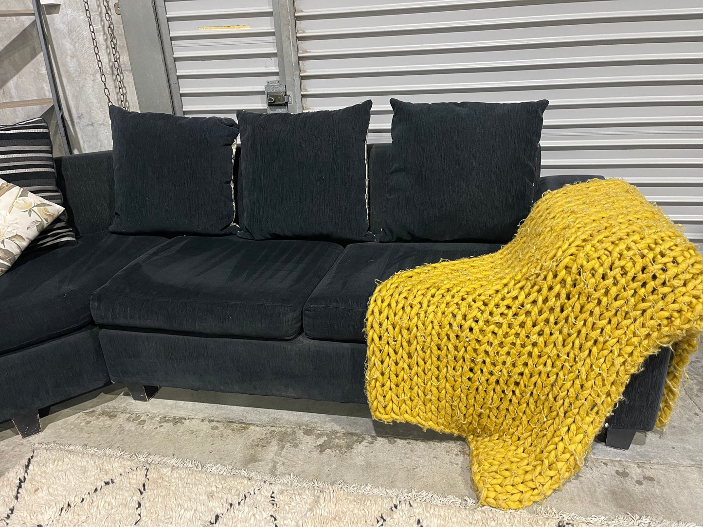 EXCELLENT CONDITION
NZ MADE WARWICK
6 SEATER CORNER WITH OTTOMAN