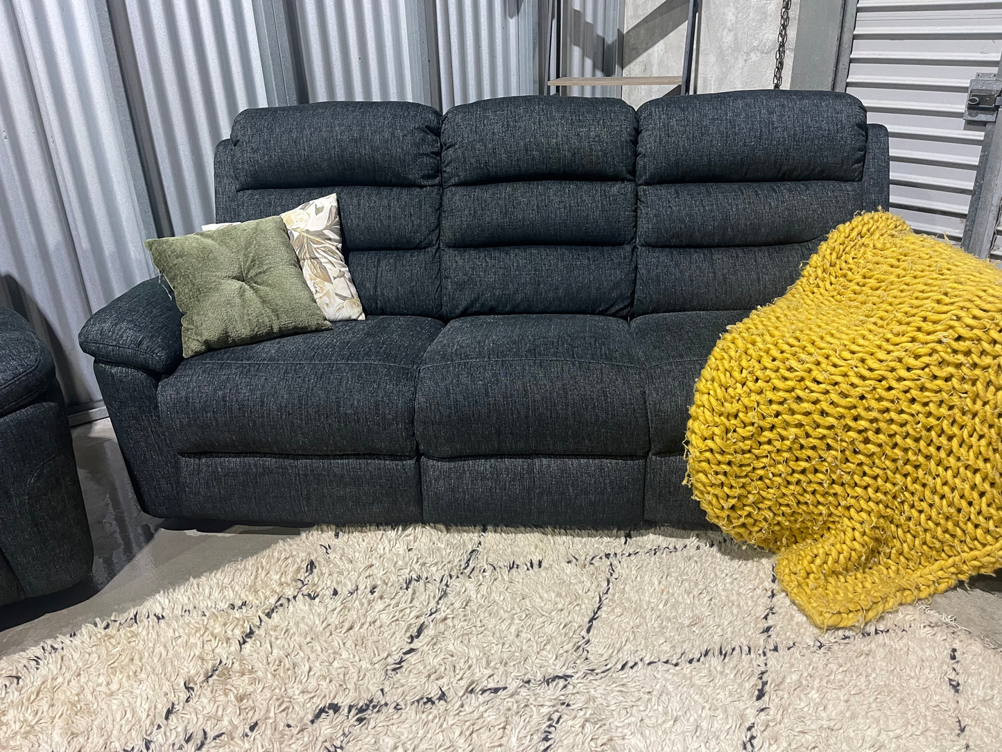 BLACK FRIDAY OFFER HARVEY NORMAN MAVERICK RECLINER LOUNGE SUITE 3+1+1