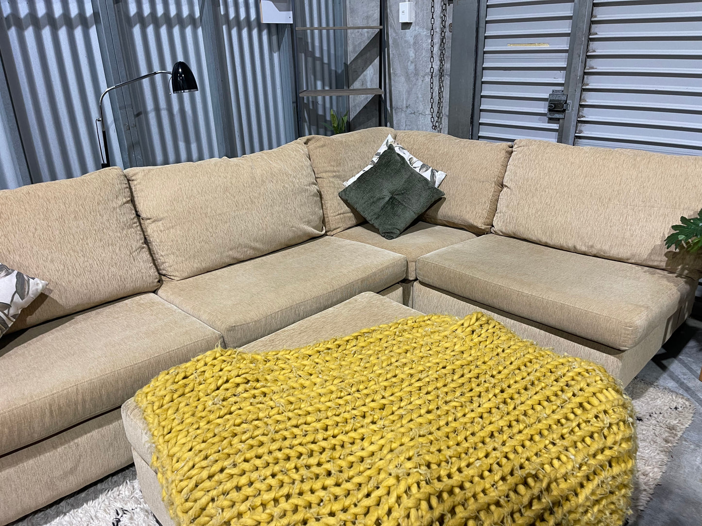 NZ MADE
WARWICK FABRIC
MODULAR 4.5 SEATER CORNER
WITH OTTOMAN