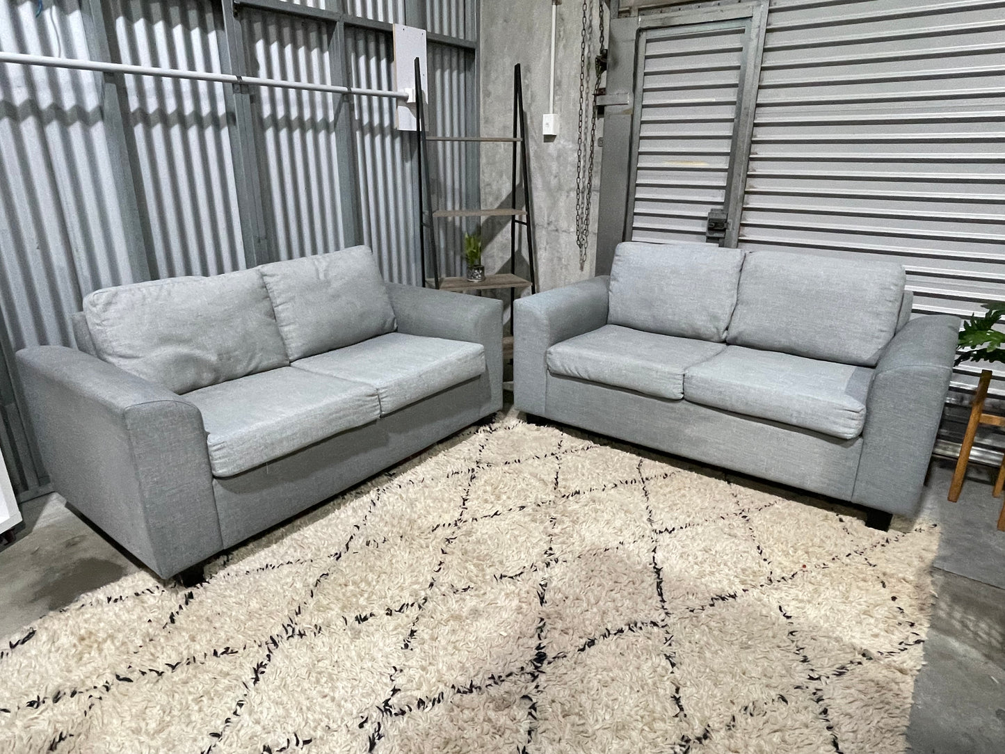 GREAT CONDITION
NZ MADE
2+2 SEATER
LOUNGE SUITE
