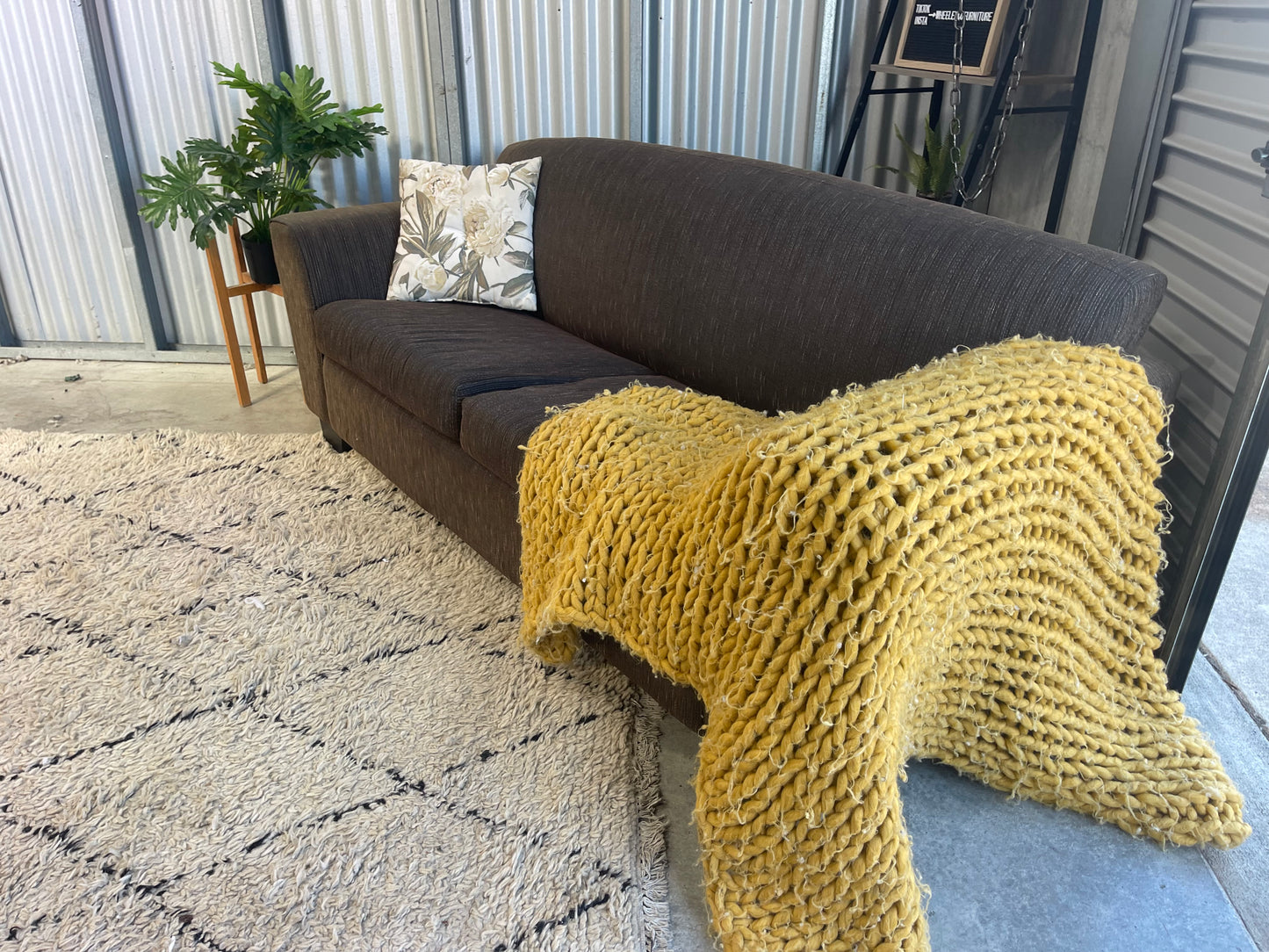 GOOD CONDITION
DANSKE MOBILIER SOFA BED