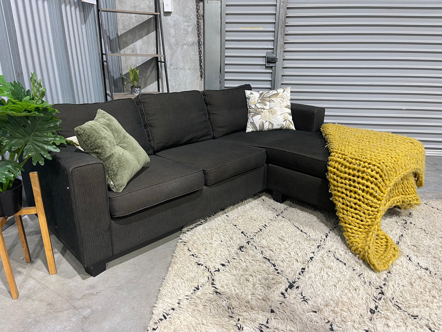EXCELLENT CONDITION
L SHAPE WITH REVERSIBLE CHAISE