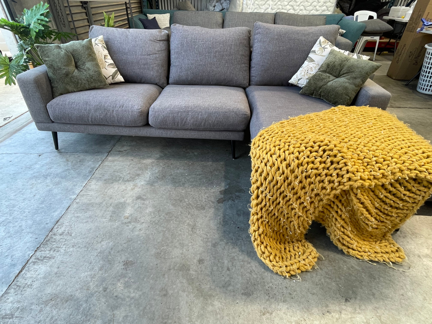 !!!FREE DELIVERY!!! π π¦ Excelent Condition - FREEDOM BRANDED - FULL FEATHERDOWN - Modern Gray Colour - 3.5 Seater L Shape