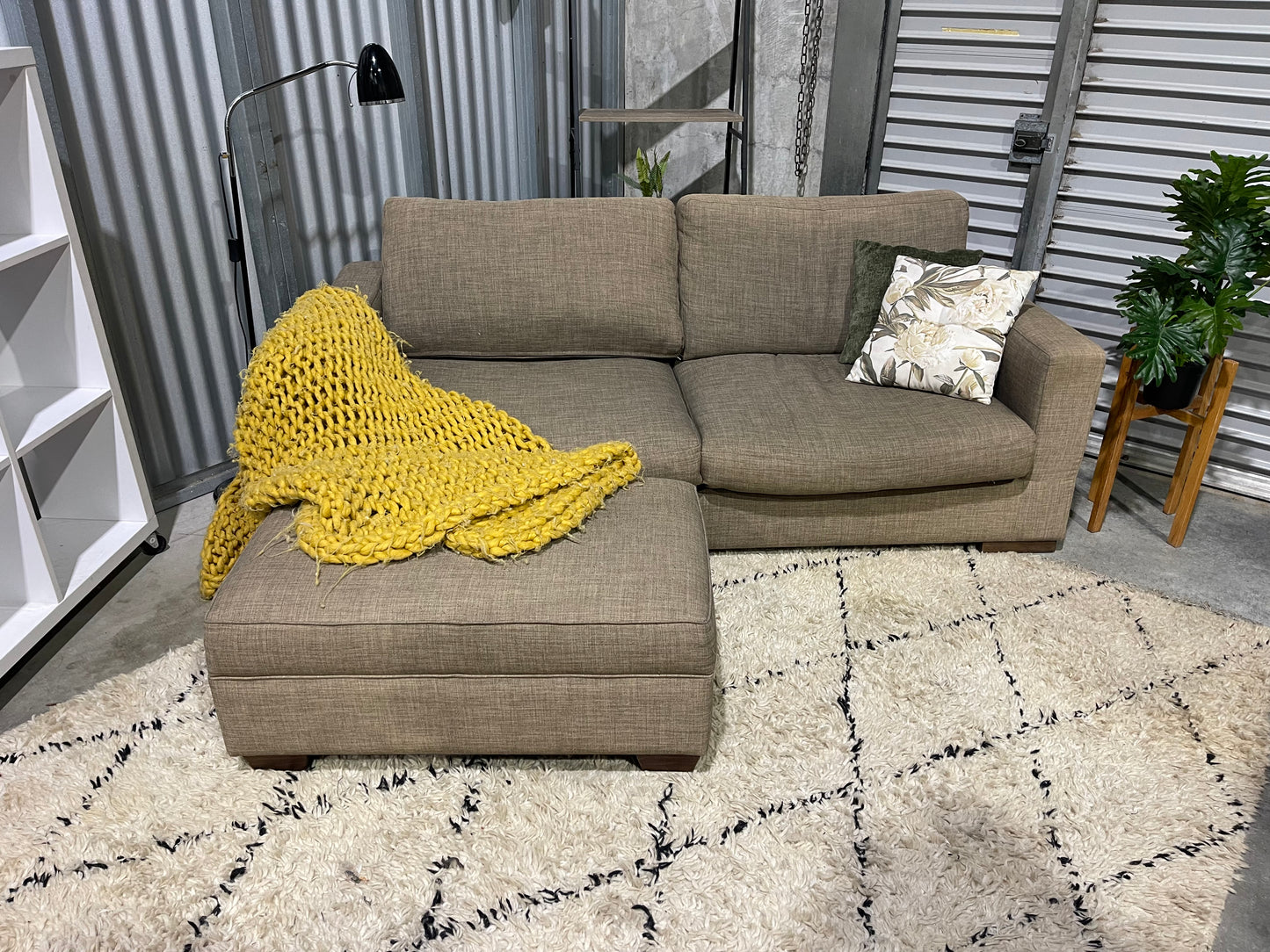 FREEDOM FEATHERDOWN
2.5 SEATER + OTTOMAN
