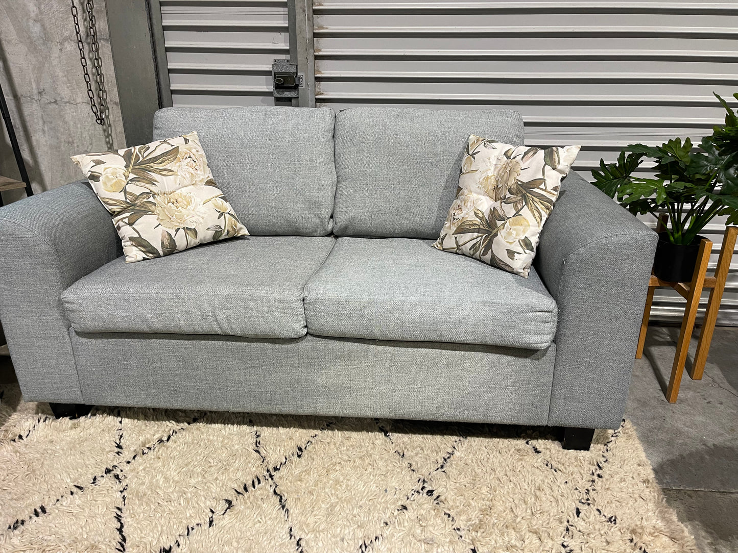 GREAT CONDITION
NZ MADE
2+2 SEATER
LOUNGE SUITE