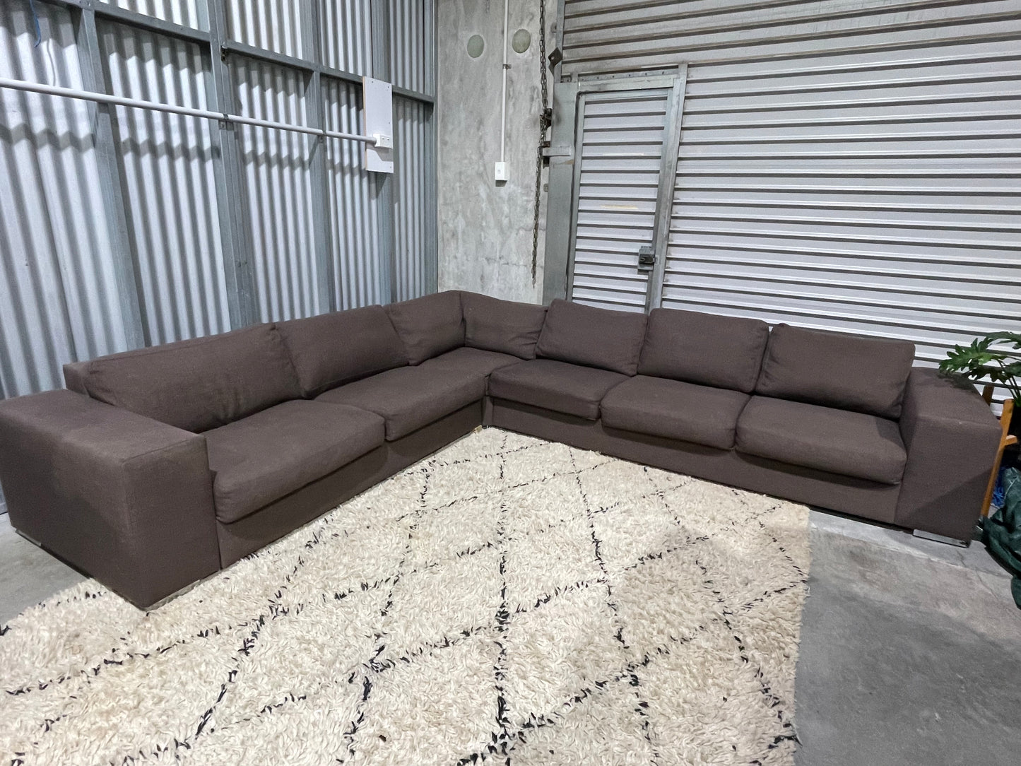 GREAT CONDITION
BAUHAUS FEATHER DOWN
8 SEATER CORNER
LOUNGE SUITE