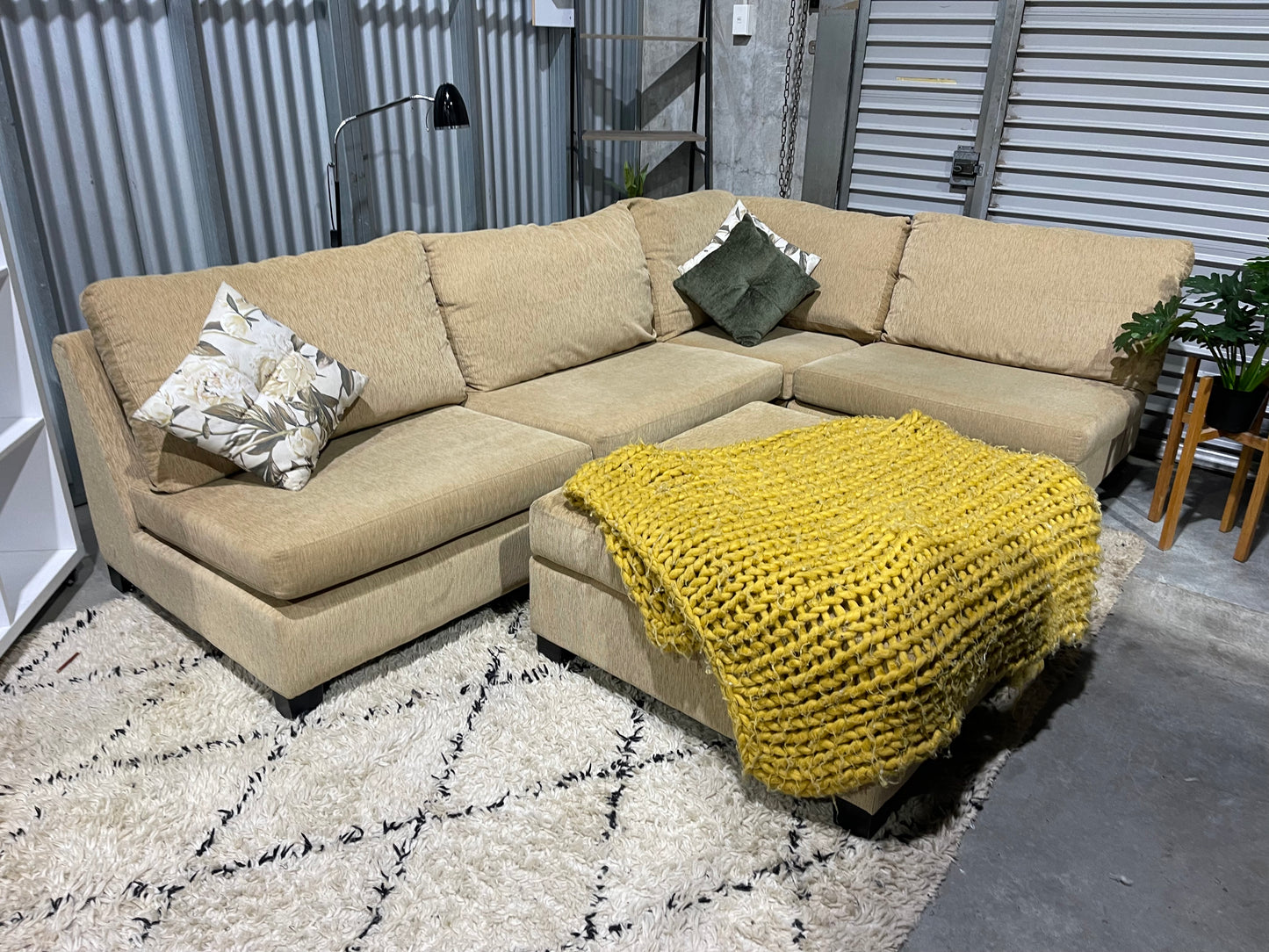 NZ MADE
WARWICK FABRIC
MODULAR 4.5 SEATER CORNER
WITH OTTOMAN
