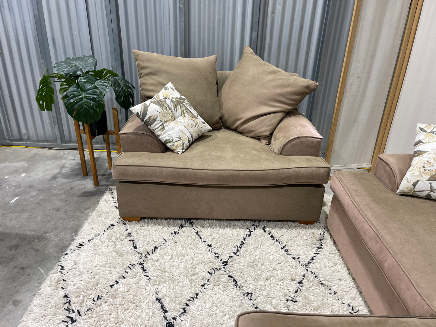 Excellent Condition - Woodland Brown Colour - FREEDOM BRANDED - Armchair + 2.5 Seater With reversible Chaise Lounge Suite