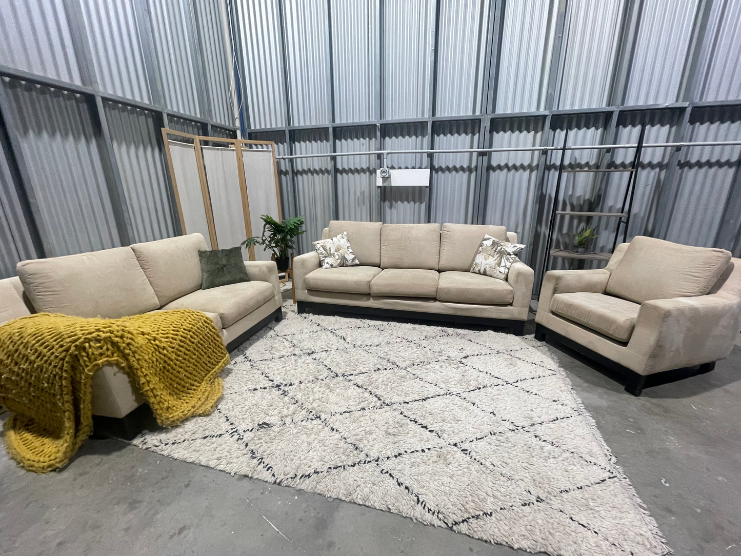 !!!FREE DELIVERY!!! π π¦ Excellent Condition - HARVEYNORMAN BRANDED - Elk Suede Colour - 3 + 2 + armchair Lounge Suite