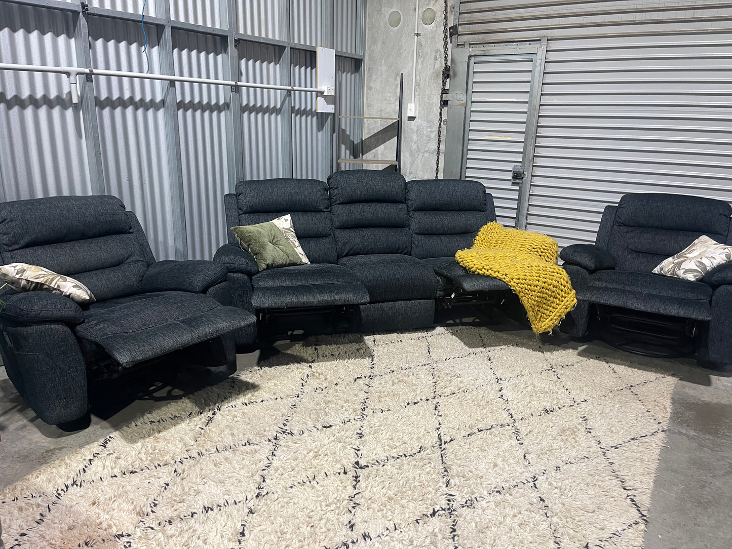 BLACK FRIDAY OFFER HARVEY NORMAN MAVERICK RECLINER LOUNGE SUITE 3+1+1