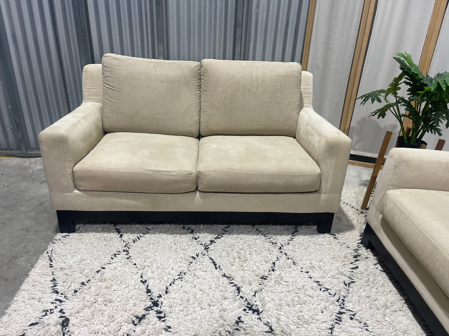 !!!FREE DELIVERY!!! π π¦ Excellent Condition - HARVEYNORMAN BRANDED - Elk Suede Colour - 3 + 2 + armchair Lounge Suite