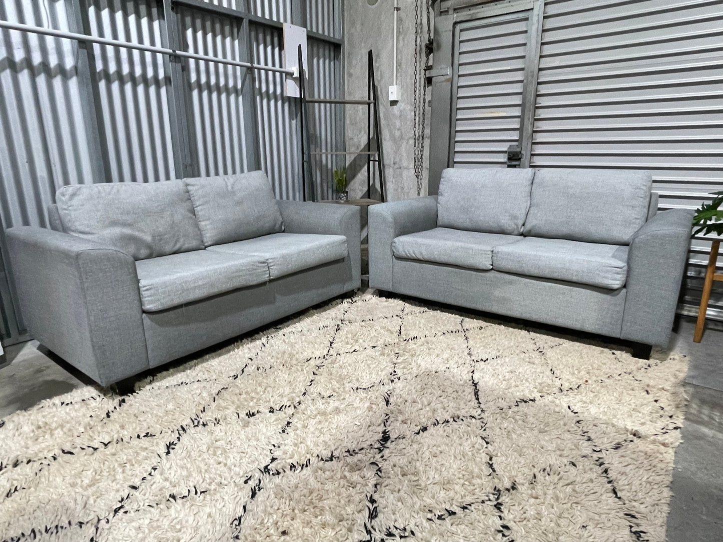 GREAT CONDITION
NZ MADE
2+2 SEATER
LOUNGE SUITE
