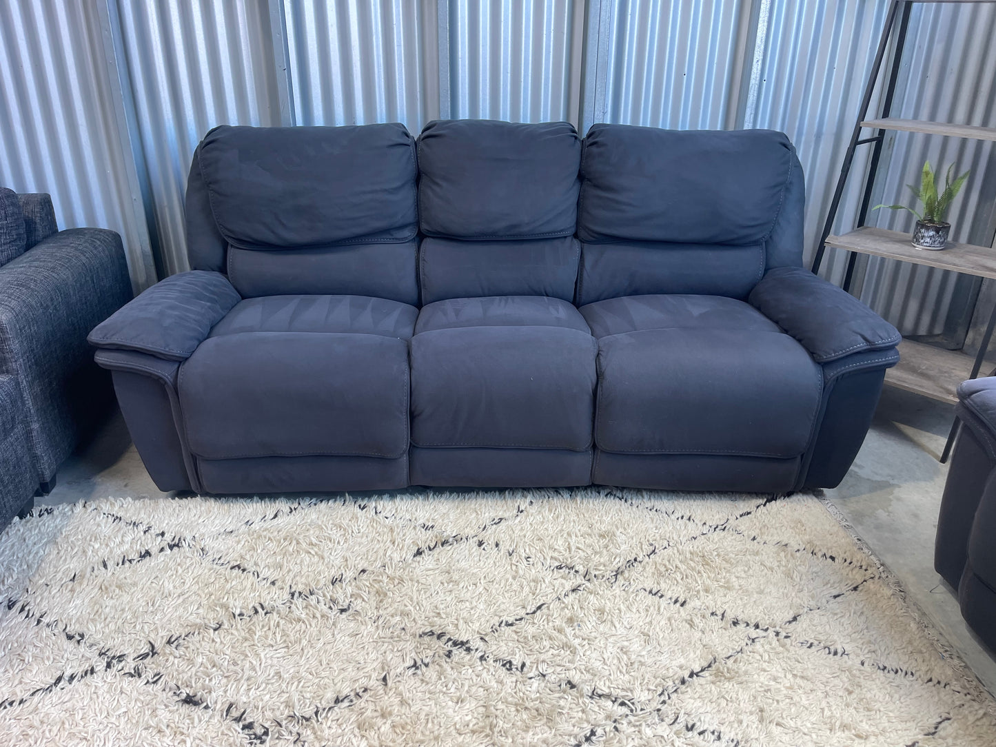 GREAT CONDITION
2+3 SEATER RECLINER LOUNGE SUITE