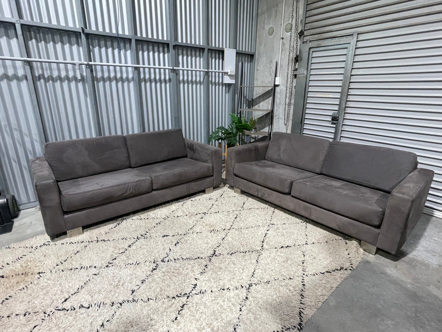Forma 2.5 + 2.5 seater lounge suite - excellent condition free delivery