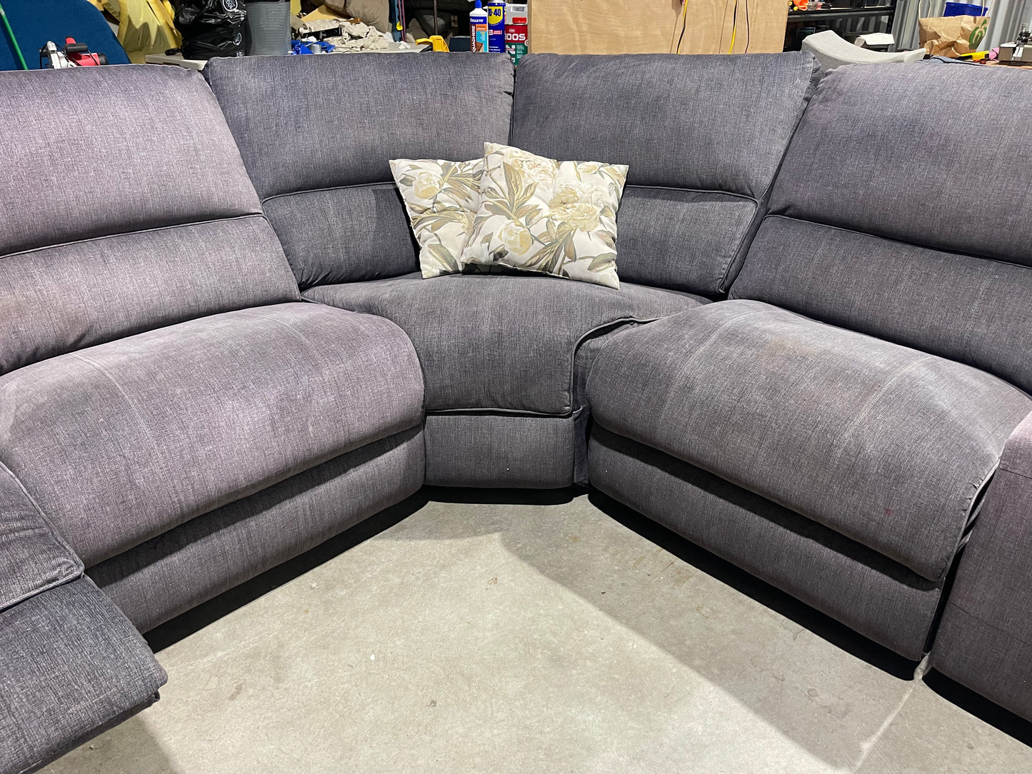 GOOD CONDITION CORNER LOUNGE SUITE WITH ELECTRIC RECLINERS