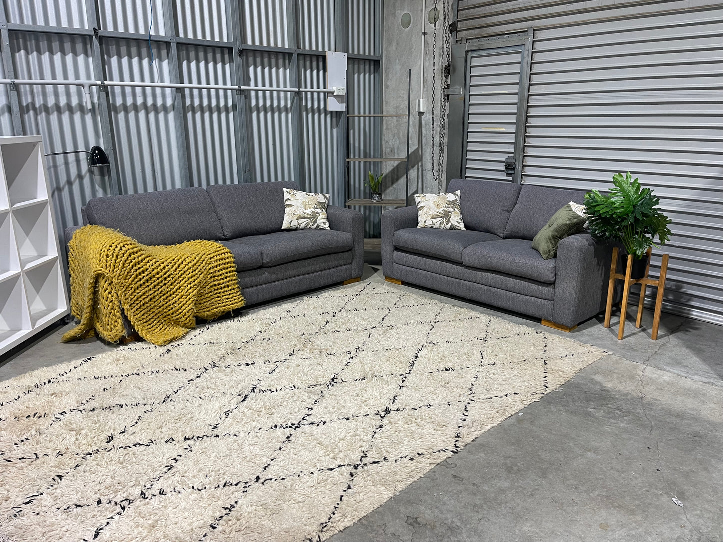GREAT CONDITION
HARVEY NORMAN
3+2 SEATER LOUNGE SUITE