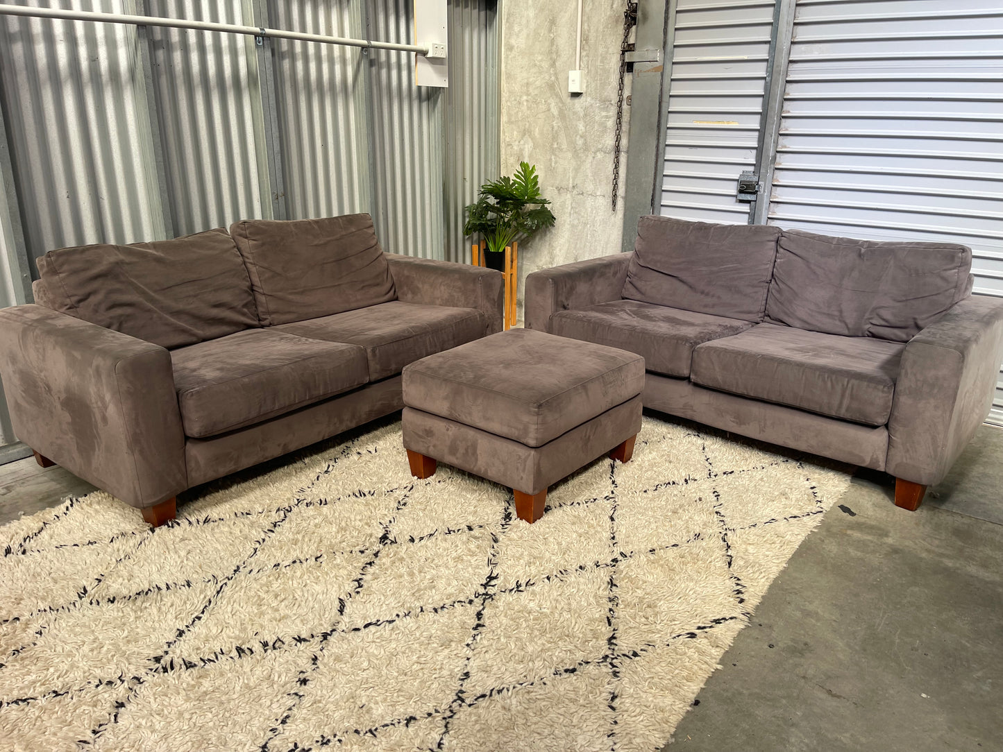 Great Condition Warwick Fabric
2.5 + 2.5 Seater + Ottoman Lounge Suite