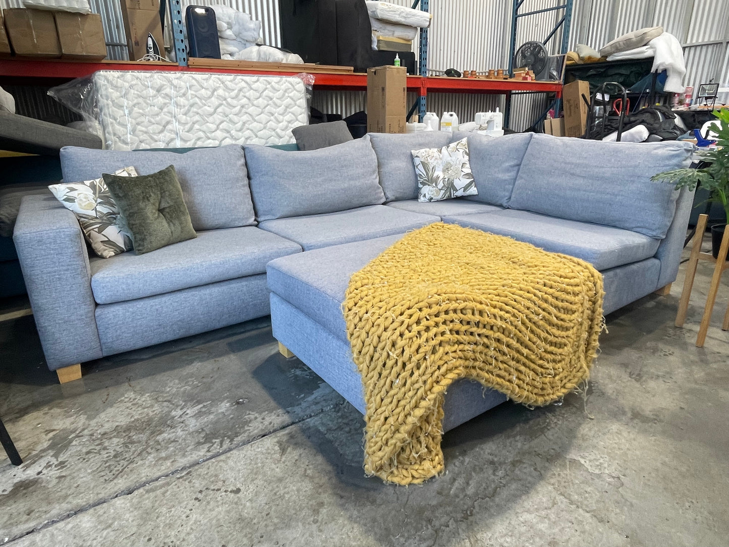 !!!FREE DELIVERY!!! π π¦ Excelent Condition - Modern Gray Colour - 5 seater modular Corner with Ottoman