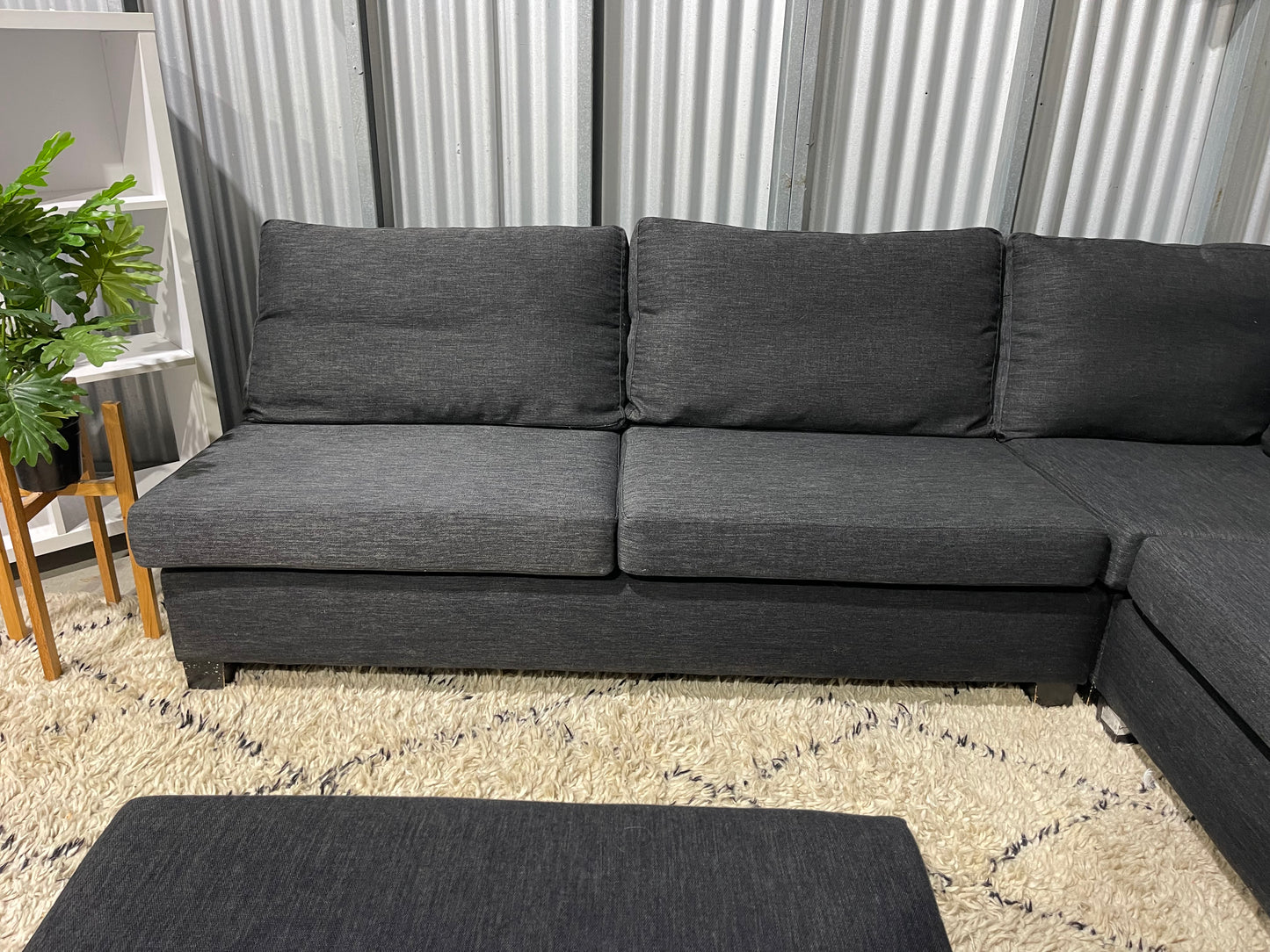 EXCELLENT CONDITION
MODULAR CORNER LOUNGE SUITE WITH OTTOMAN
