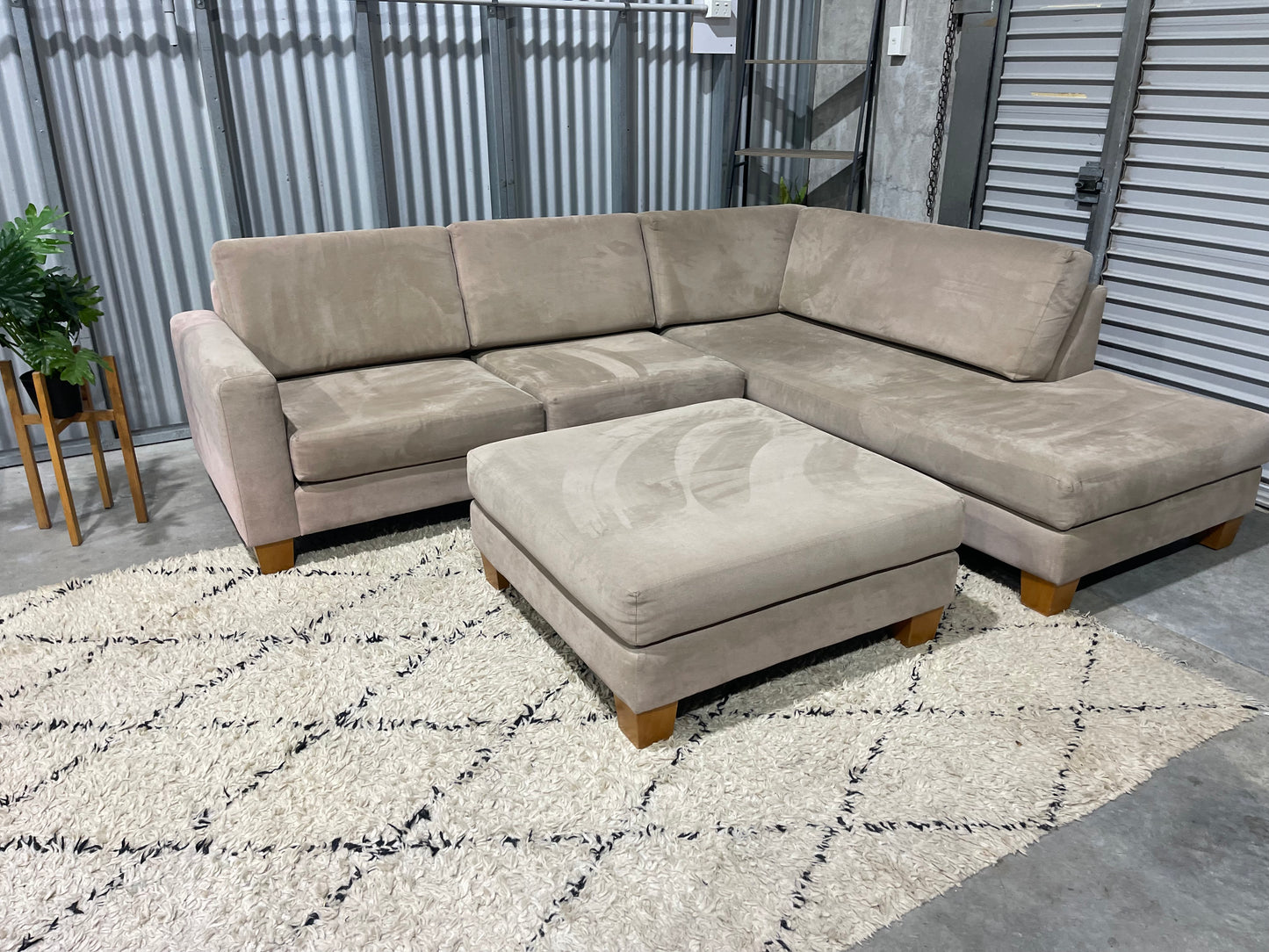 EXCELLENT CONDITION DANSKE MOBILIER CORNER LOUNGE SUITE WITH OTTOMAN
