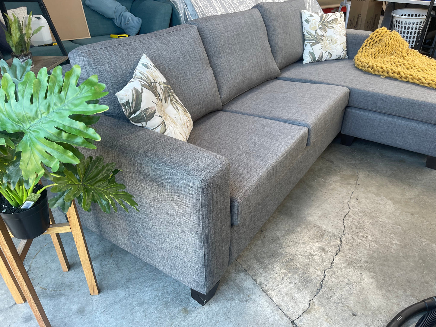 !!!FREE DELIVERY!!! π π¦ Excellent Near New Condition - Stone Gray Colour with Natural Brown tones - 3.5 Seater with reversible chaise