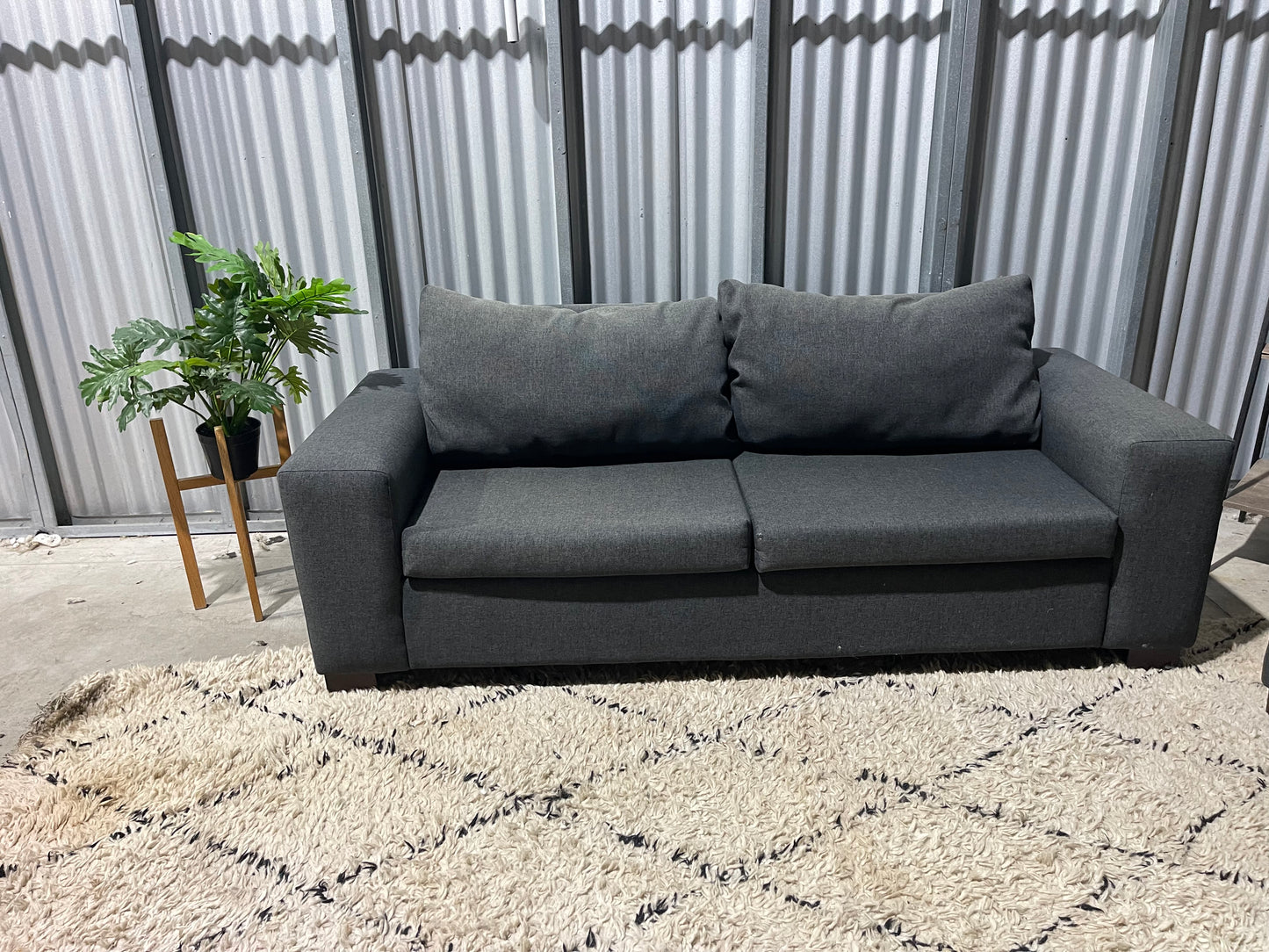 NZ MADE 2+3 SEATER LOUNGE SUITE