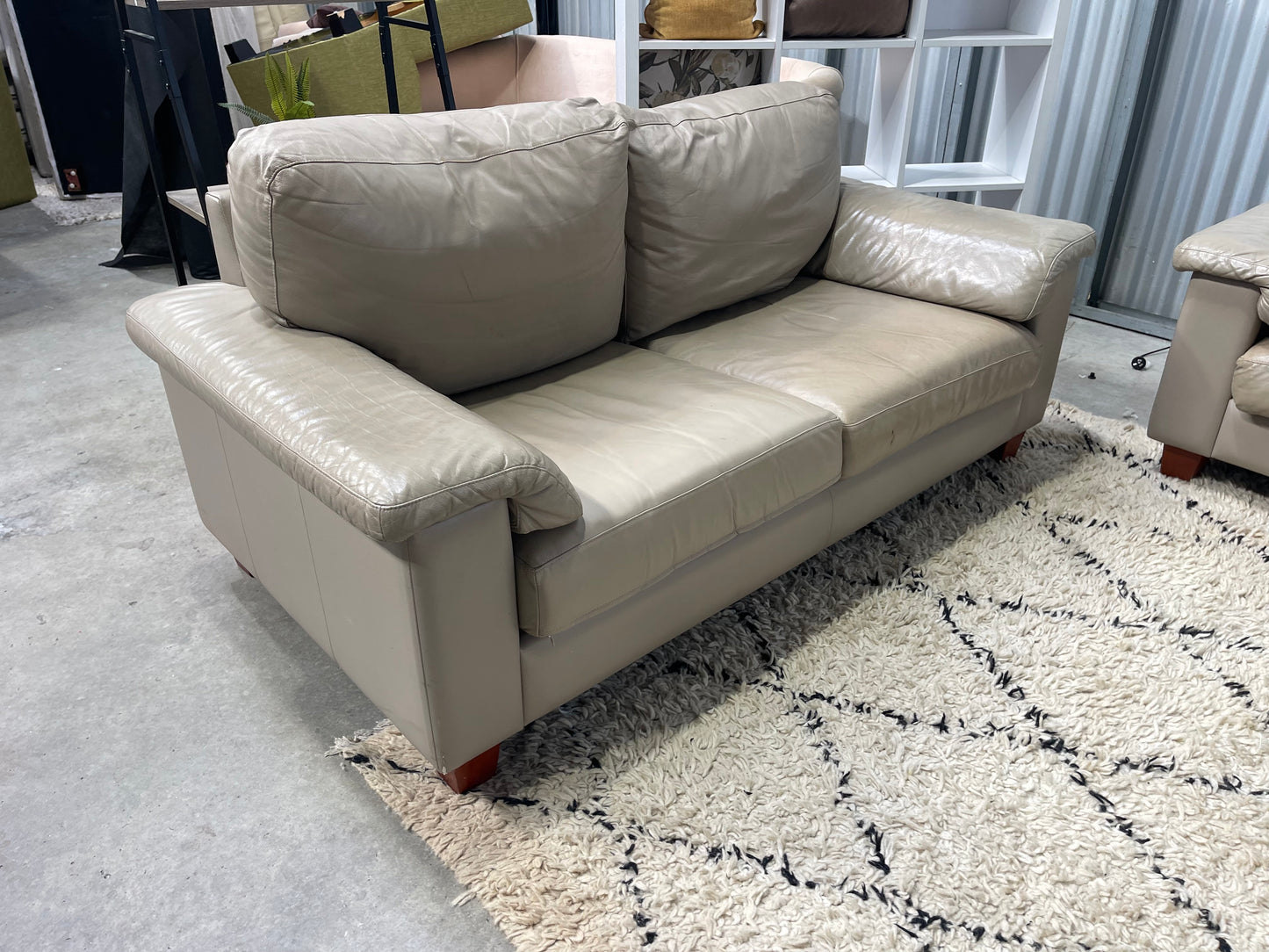 GREAT CONDITION
GENUINE LEATHER 3 SEATER + 2x 2 SEATER LOUNGE SUITE