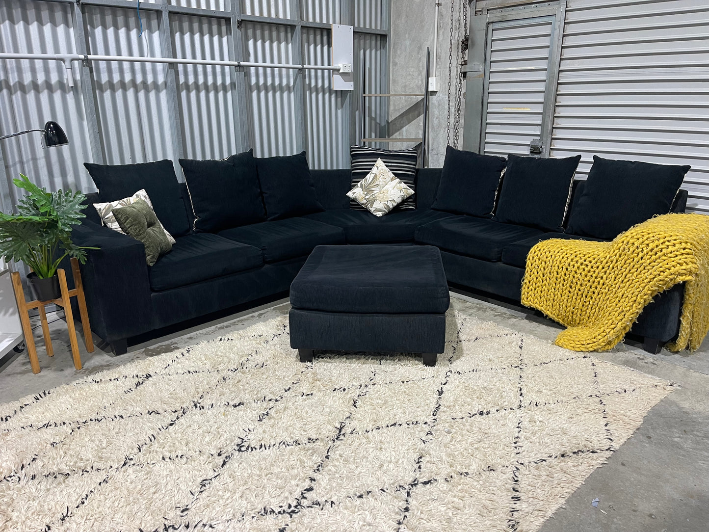 EXCELLENT CONDITION
NZ MADE WARWICK
6 SEATER CORNER WITH OTTOMAN