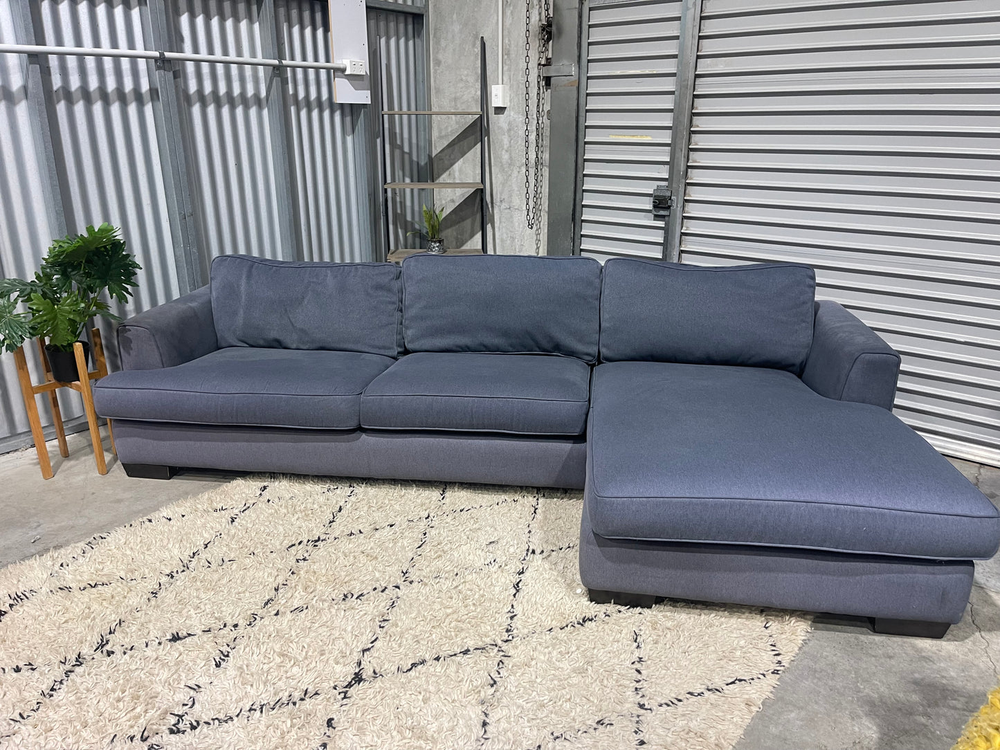 GOOD CONDITION
FARMERS LUCA MAX L SHAPE
LOUNGE SUITE