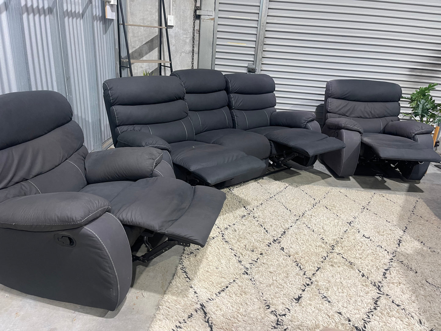 GREAT CONDITION JOHN YOUNG 3+1+1 RECLINER LOUNGE SUITE