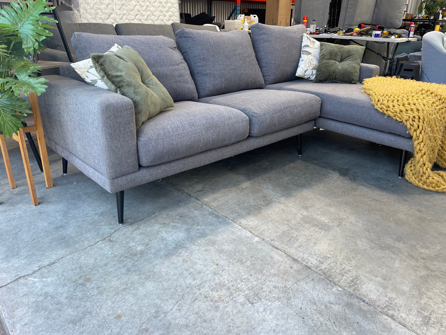 !!!FREE DELIVERY!!! π π¦ Excelent Condition - FREEDOM BRANDED - FULL FEATHERDOWN - Modern Gray Colour - 3.5 Seater L Shape