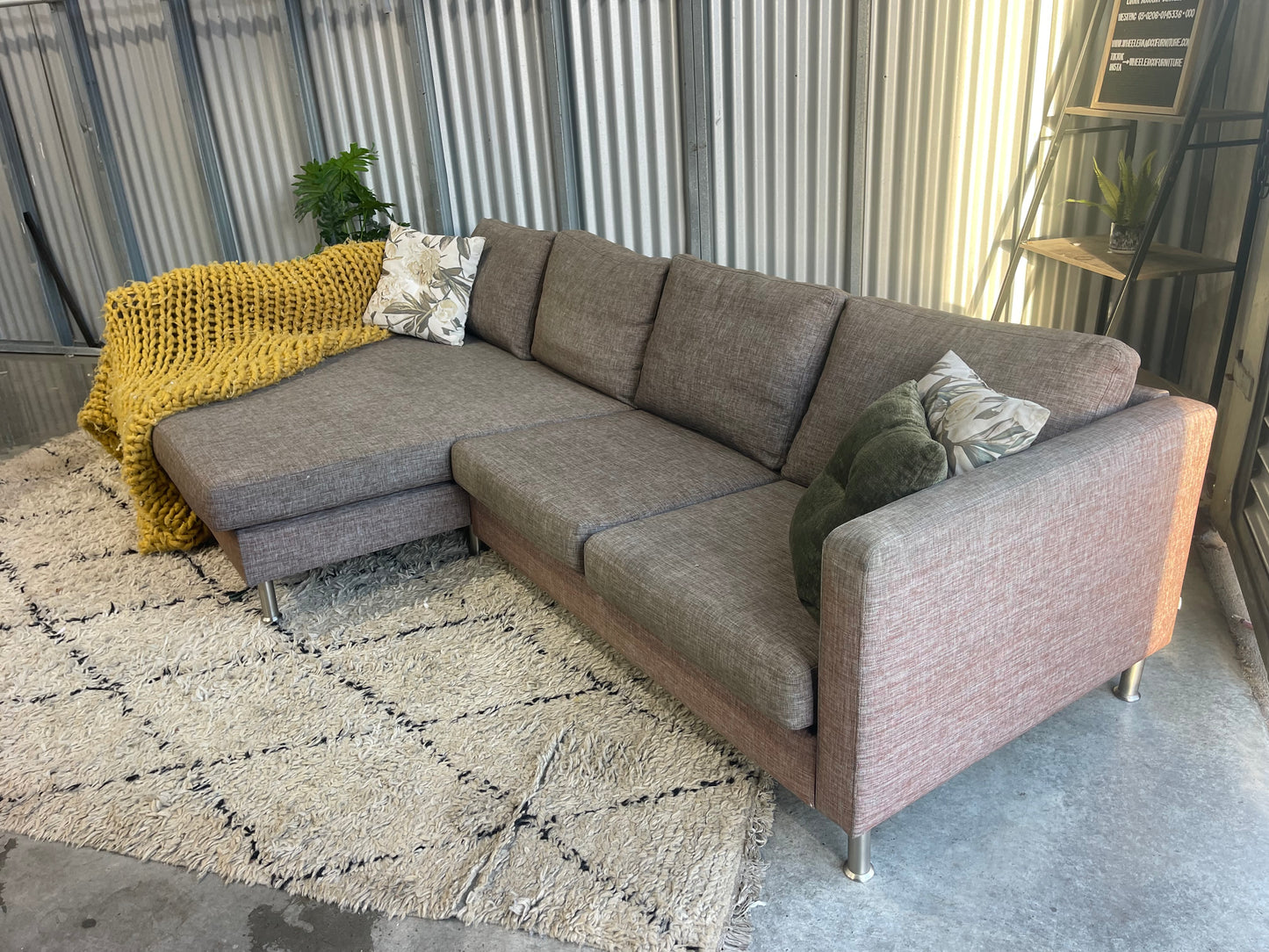 GOOD CONDITION
BO CONCEPT L SHAPE
