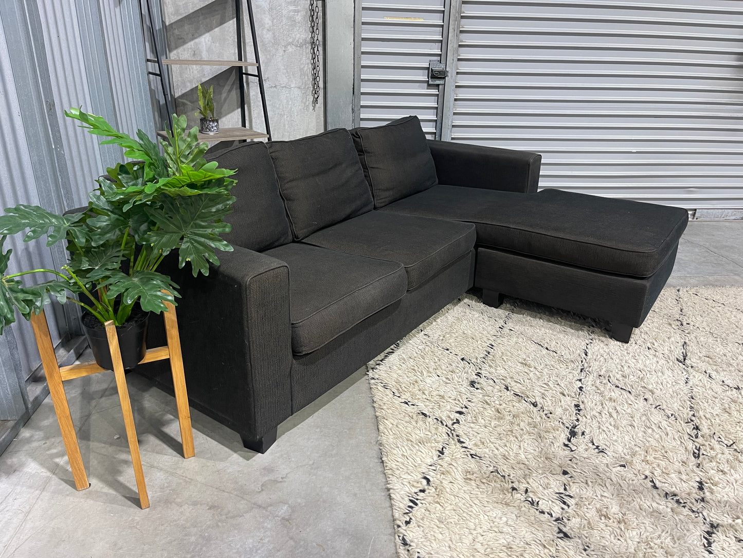 EXCELLENT CONDITION
L SHAPE WITH REVERSIBLE CHAISE