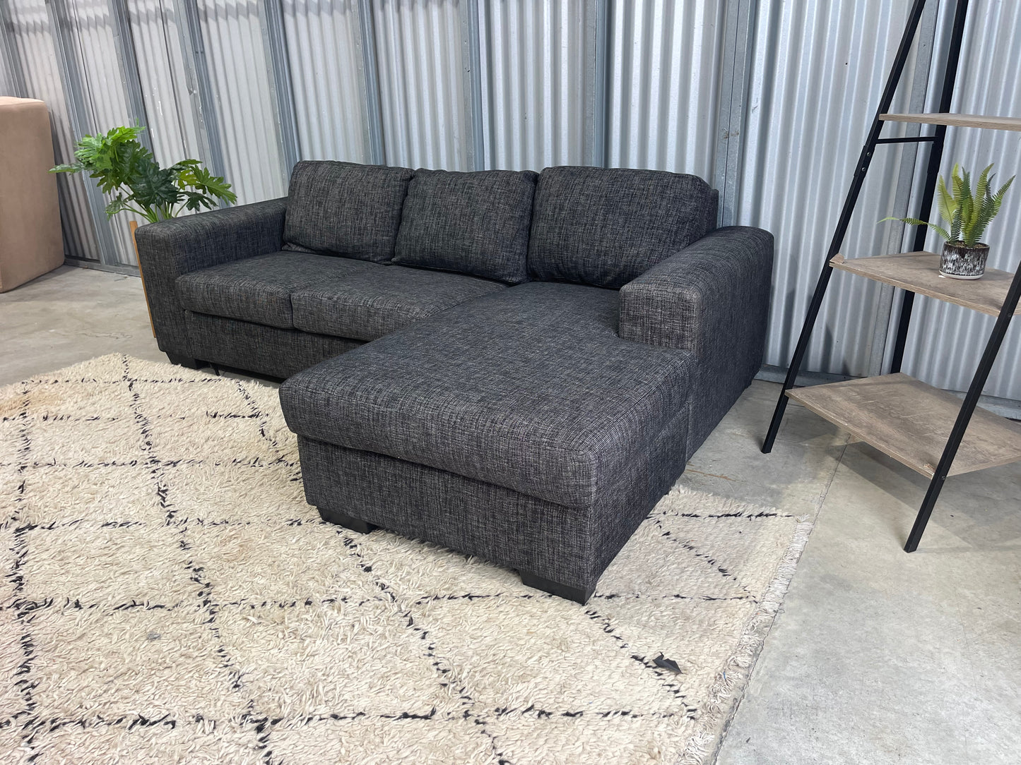 GREAT CONDITION
L SHAPE WITH REVERSIBLE CHAISE