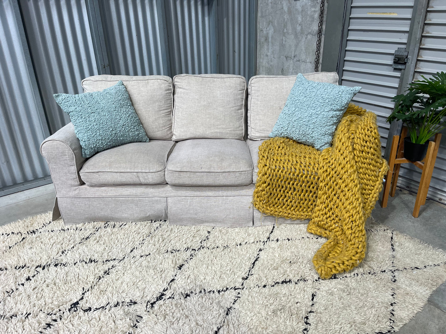 GREAT CONDITION
LINEN CANVAS
3 Seater Sofa