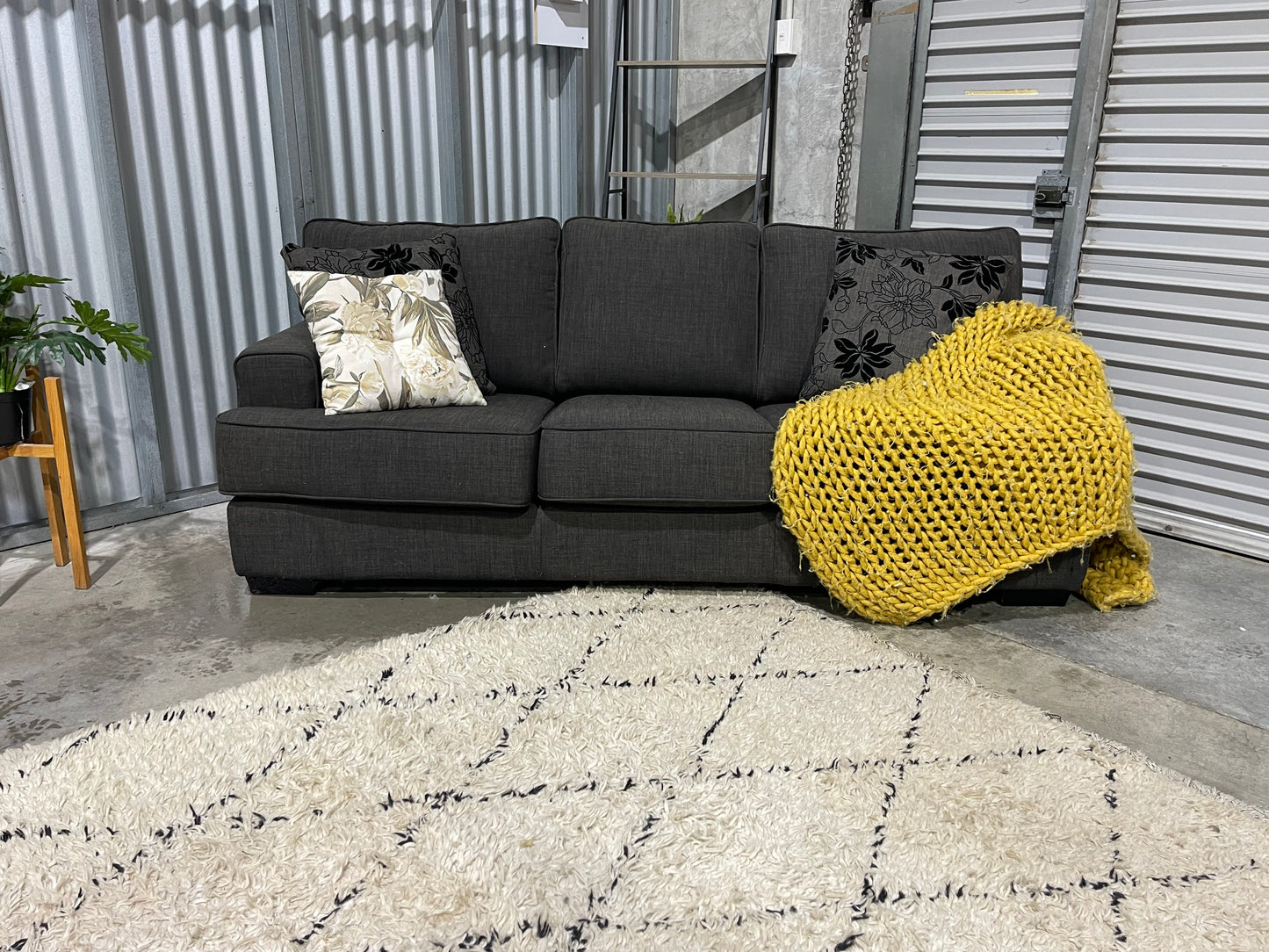 EXCELLENT CONDITION
3 SEATER SOFA BED