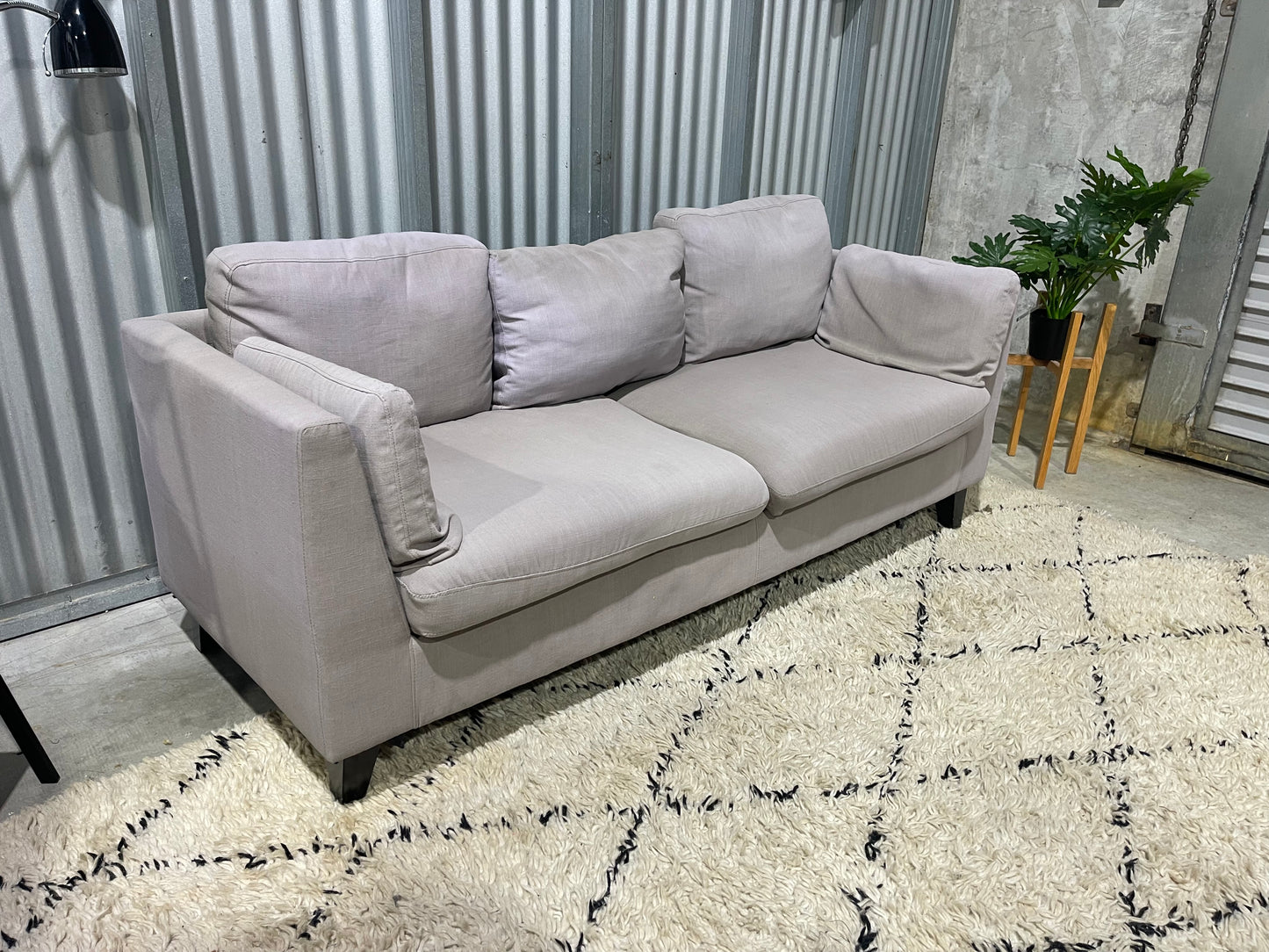 GREAT CONDITION
3 SEATER SOFA