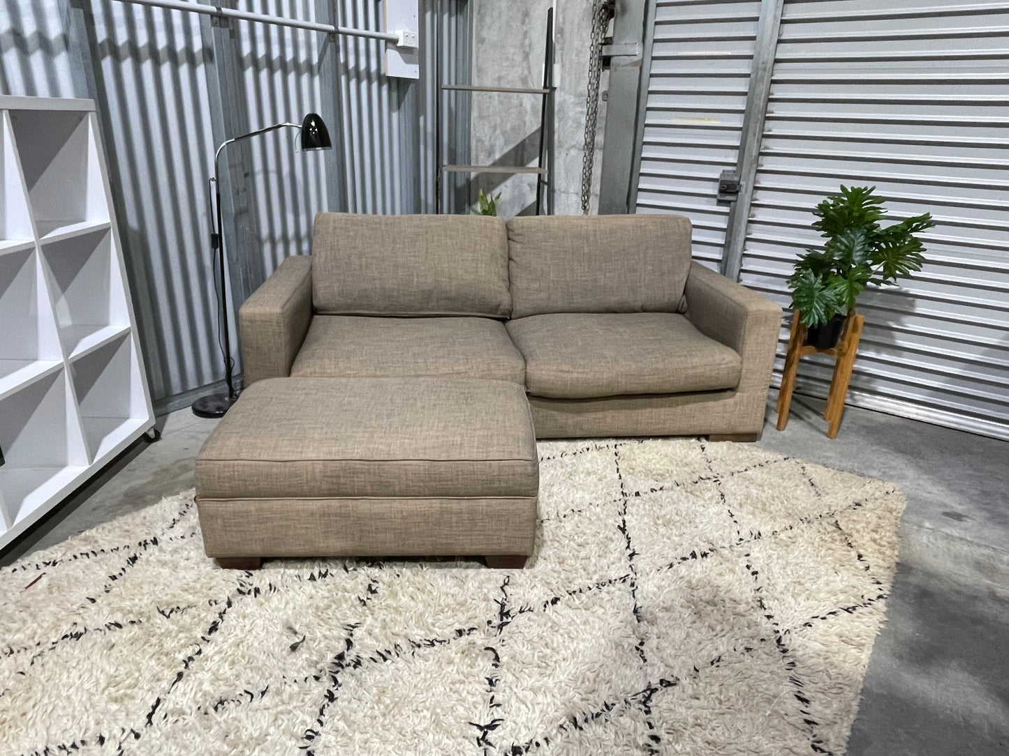 FREEDOM FEATHERDOWN
2.5 SEATER + OTTOMAN