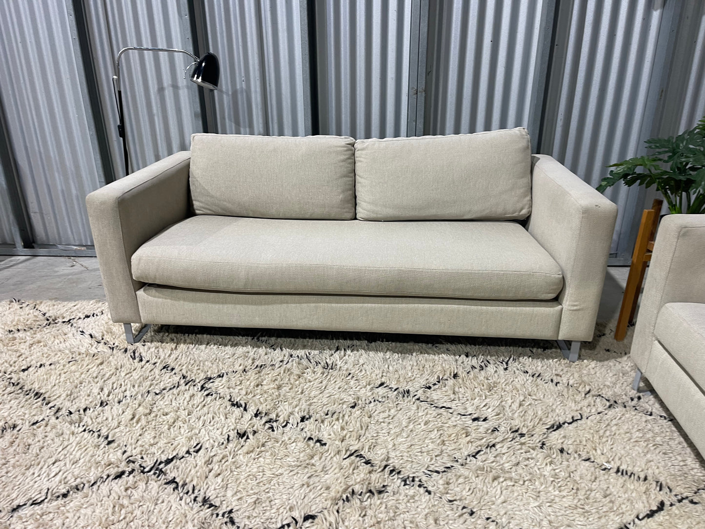 GREAT NEAR NEW CONDITION
2.5 SEATER+ SINGLE SEATER
LOUNGE SUITE