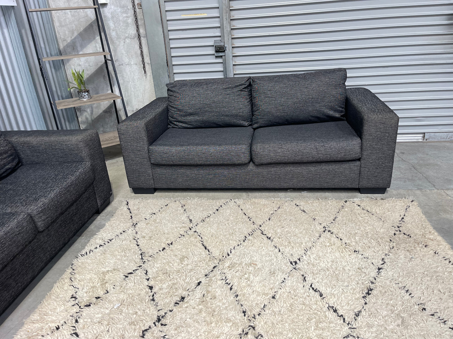 EXCELLENT CONDITION
2+3 SEATER LOUNGE SUITE