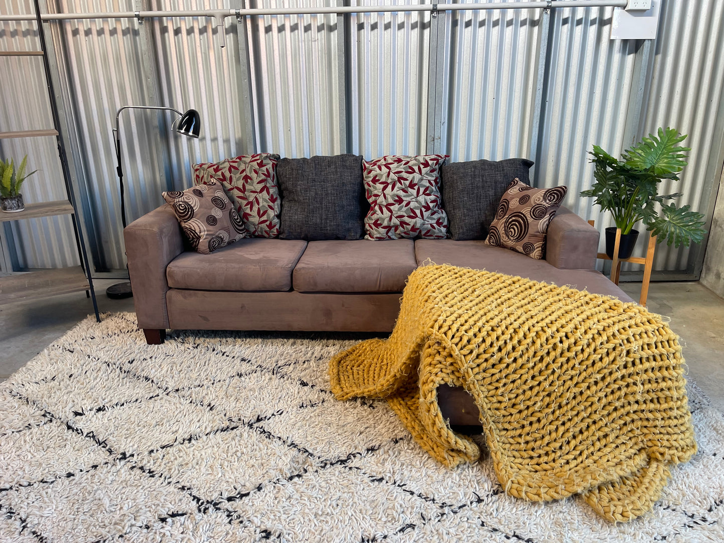 EXCELLENT CONDITION
L SHAPE SOFA