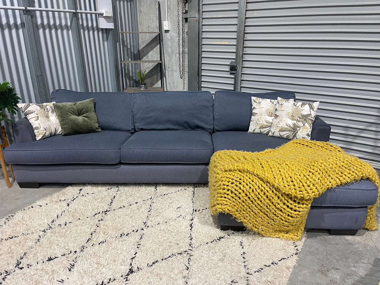 GOOD CONDITION
FARMERS LUCA MAX L SHAPE
LOUNGE SUITE