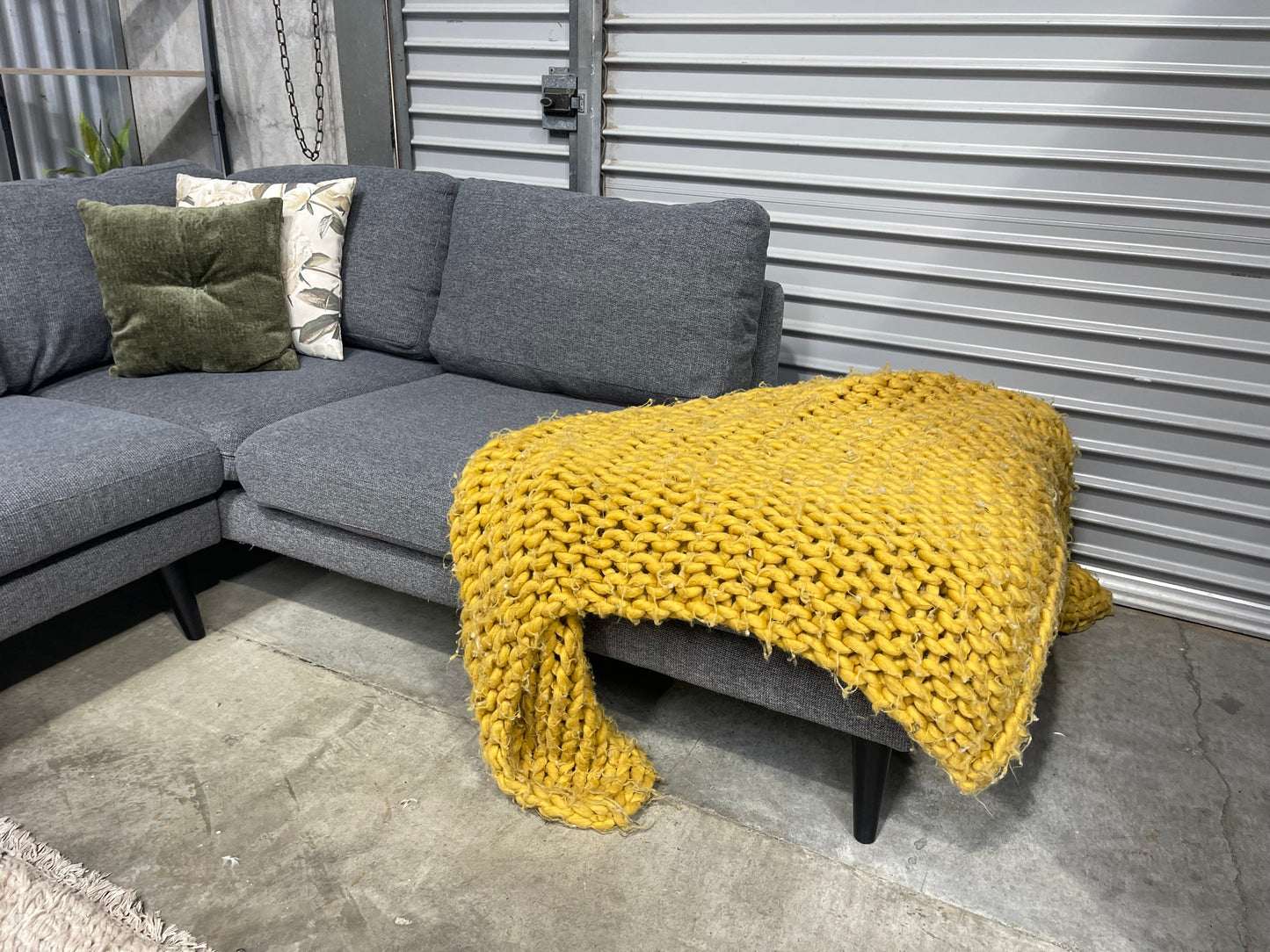 EXCELLENT CONDITION
FREEDOM 4.5 SEATER CORNER
LOUNGE SUITE