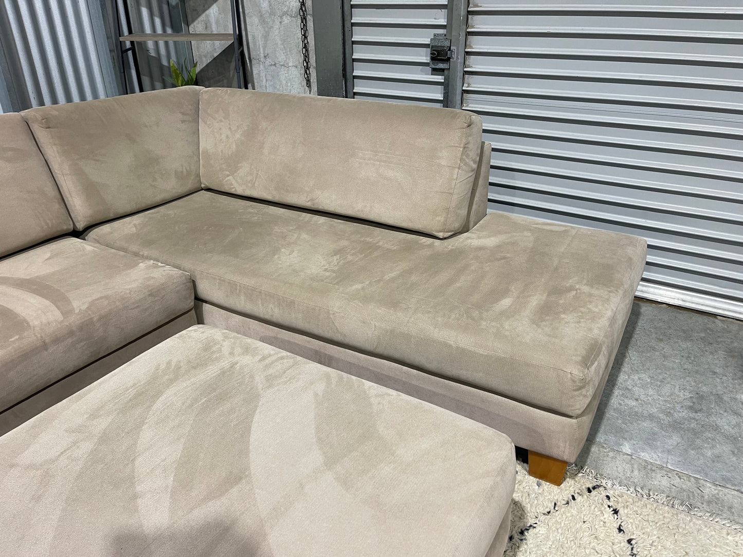 EXCELLENT CONDITION DANSKE MOBILIER CORNER LOUNGE SUITE WITH OTTOMAN